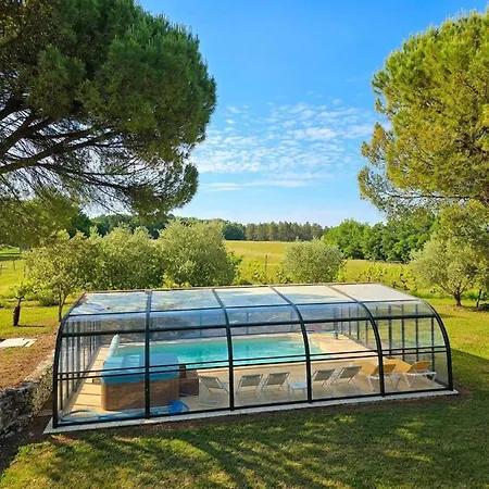 Maison Avec Piscine, Animaux Admis - 12 Pers. - Fr-1-616-585 Holiday home Monsaguel