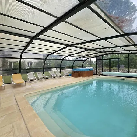 Maison Avec Piscine, Animaux Admis - 12 Pers. - Fr-1-616-585 Holiday home Monsaguel